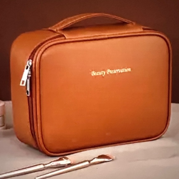 ❣️5 items for $25.00 Women large capacity makeup bag. Coffee - color.  🆕 - Picture 2 of 3